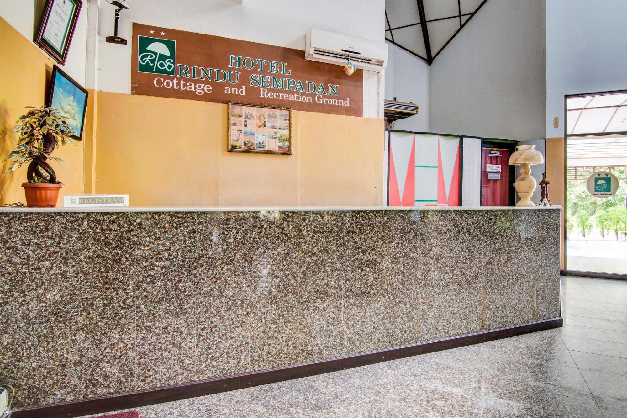 Oyo 92330 Hotel Rindu Sempadan Near Taman Wisata Rindu Sempadan Pekanbaru Exterior photo